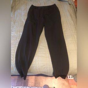 Black Heart Soul Jogger scrubs